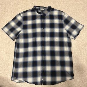 American Eagle Outfitters Short Sleeve Casual Button Down Size: LT